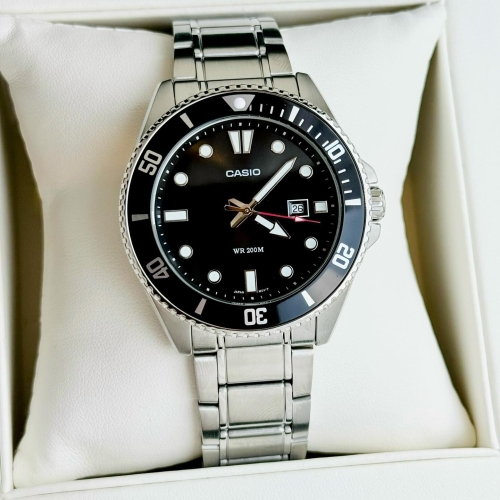 CASIO MDV-107 SILVER BLACK FACE