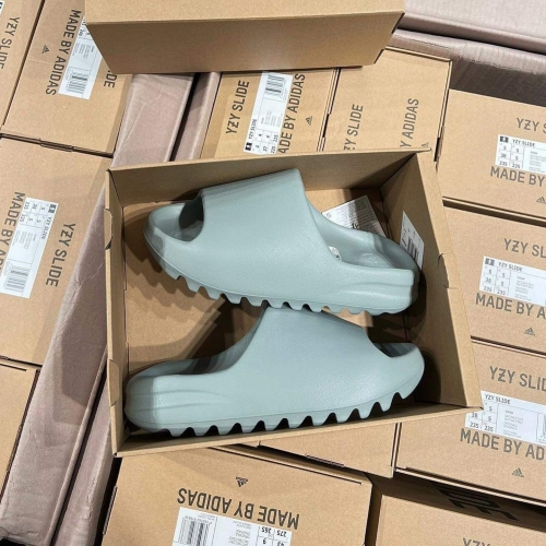 Yeezy Slide Sea Salt