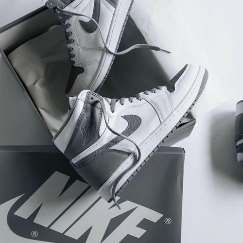 Jordan 1 High OG Sealth