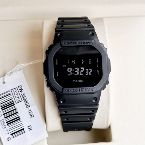 G-SHOCK DW-5600B-1DR