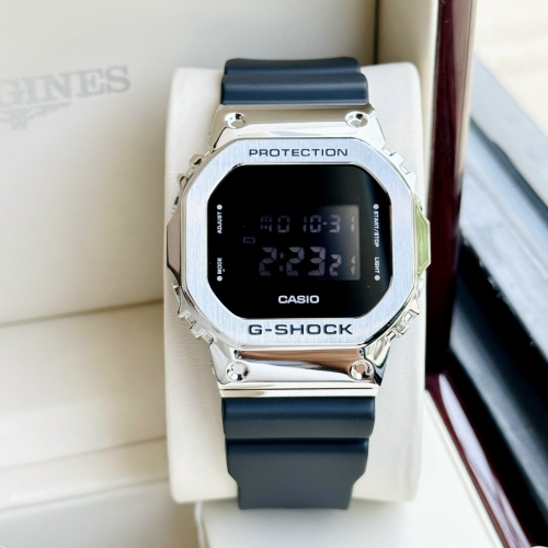 G-SHOCK GM-5600-1DR