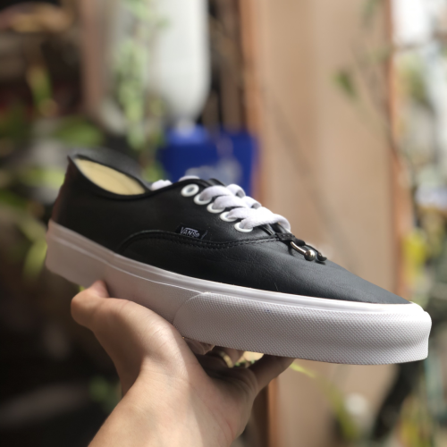 VANS AUTHENTIC BLACK PIERCING