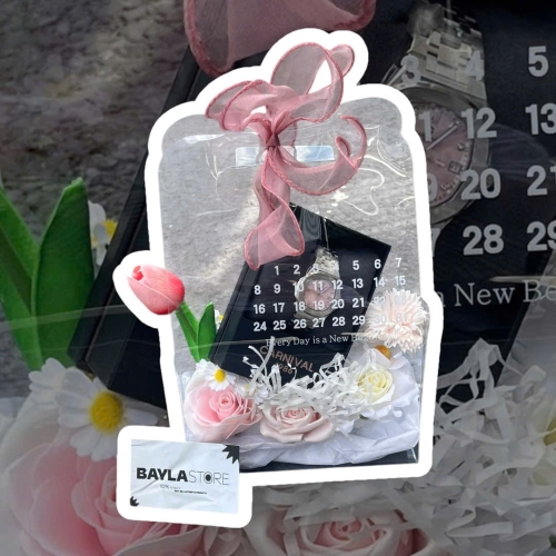 TÚI QUÀ HOA MÀU HỒNG - Ô LỊCH THẮT NƠ 