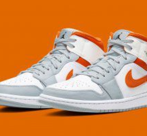 Nike giới thiệu giày đá bóng băng dán độc đáo