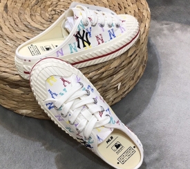 MLB MONOGRAM MULE WHITE