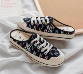 MLB MONOGRAM MULE BLACK (1)
