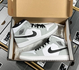 Jordan 1 Mid Smoke Grey