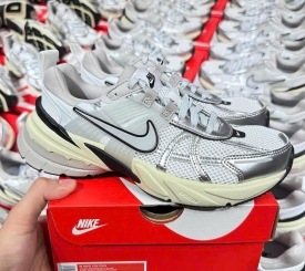 NIKE V2K RUN SUMMIT WHITE