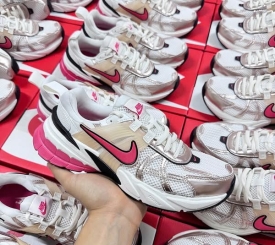 NIKE V2K RUN PINK GUAVA ICE SILVER METALLIC