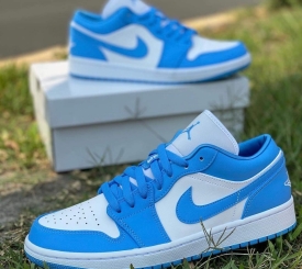 Nike Jordan 1 Low UNC V1