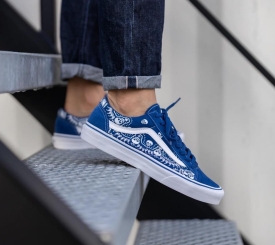 STYLE 36 BANDANA BLUE SKULL