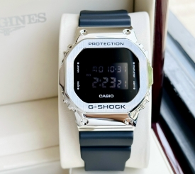 G-SHOCK GM-5600-1DR