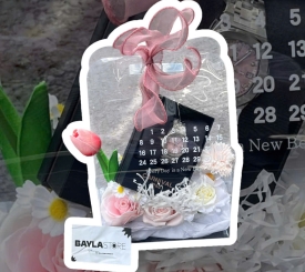 TÚI QUÀ HOA MÀU HỒNG - Ô LỊCH THẮT NƠ 