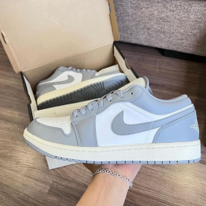 JORDAN 1 LOW VINTAGE GREY