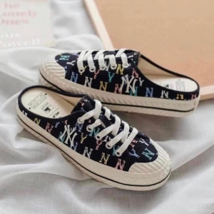 MLB MONOGRAM MULE BLACK (1)