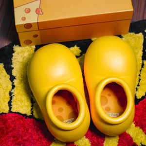 Xheyday Yellow Boot Mickey