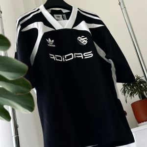 ADlDAS FOOTBALL JERSEY TEE