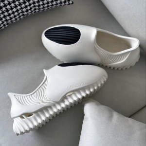 GENEGG Whale White Black 