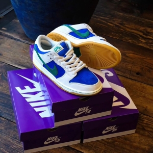 Nike Dunk Low Malachite Hyper Royal 