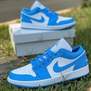 Nike Jordan 1 Low UNC V1