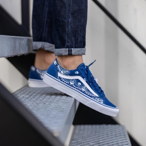 STYLE 36 BANDANA BLUE SKULL